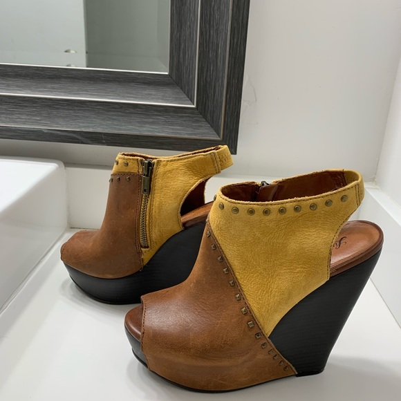 SOLD - Picture 3 of 10